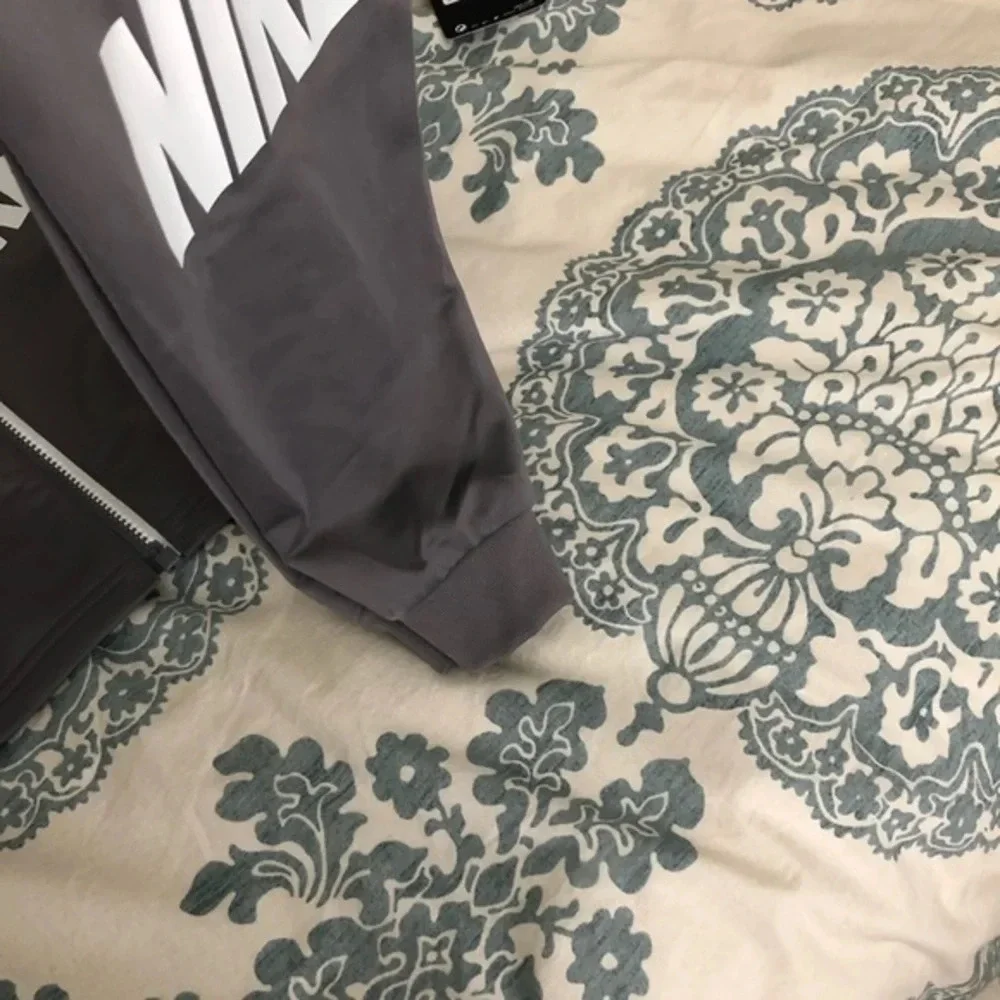 NWT Toddler infant Grey and white Nike 2 piece set activewear sporty athletic